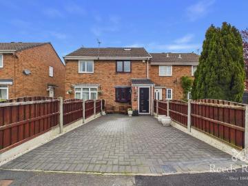 2 bedroom terraced house for sale