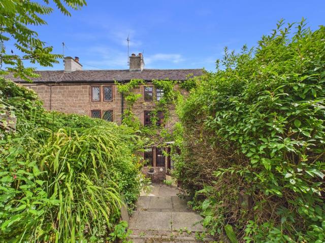 2 bedroom terraced house for sale