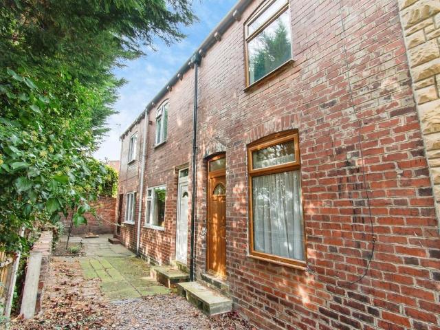 2 bedroom terraced house for sale
