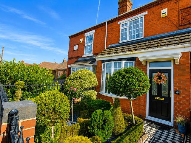 2 bedroom terraced house for sale