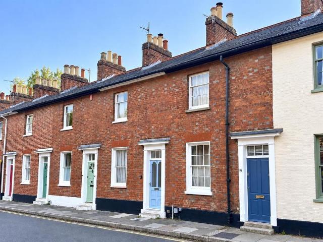 2 bedroom terraced house for sale