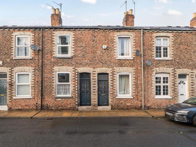 2 bedroom terraced house for sale