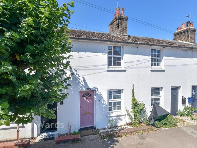 2 bedroom terraced house for sale