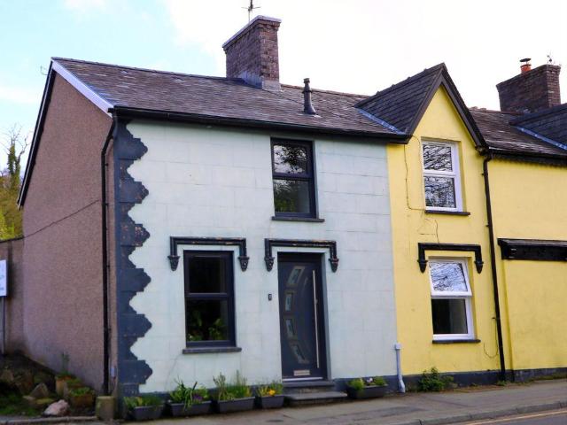 2 bedroom terraced house for sale