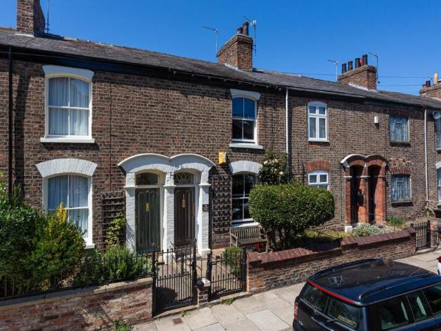 2 bedroom terraced house for sale
