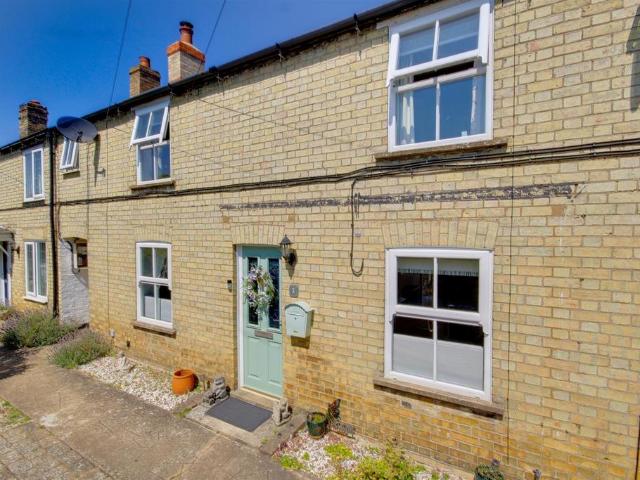 2 bedroom terraced house for sale