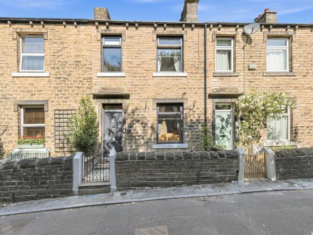 2 bedroom terraced house for sale