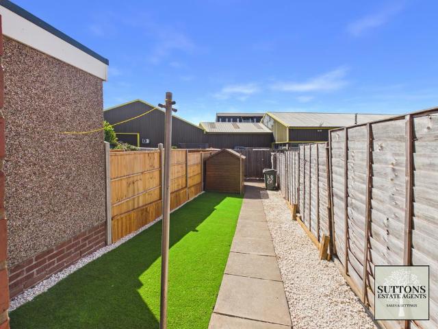 2 bedroom terraced house for sale