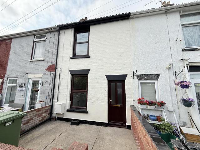 2 bedroom terraced house for sale