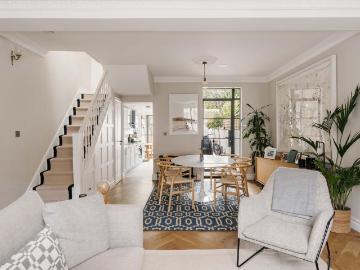 House for sale in Ebury Bridge Road SW1 London - Fireplace