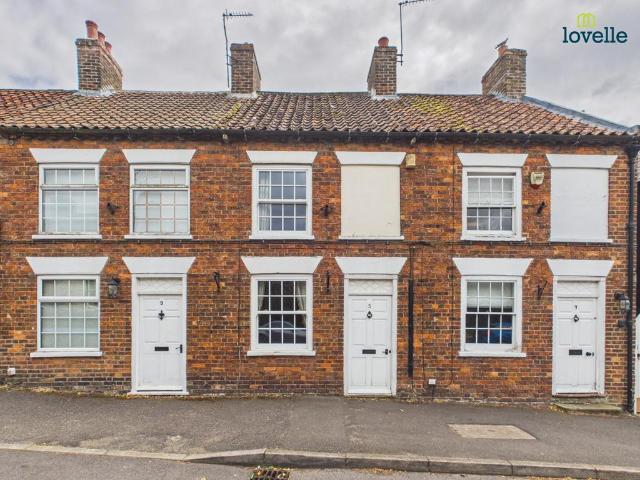 2 bedroom terraced house for sale