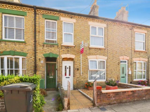 2 bedroom terraced house for sale