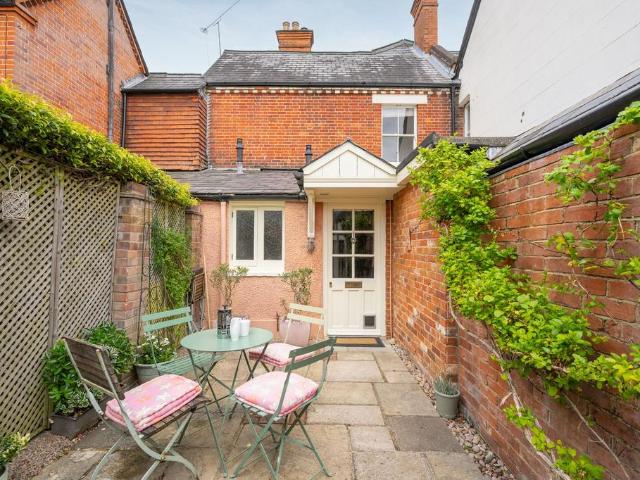 2 bedroom house for sale