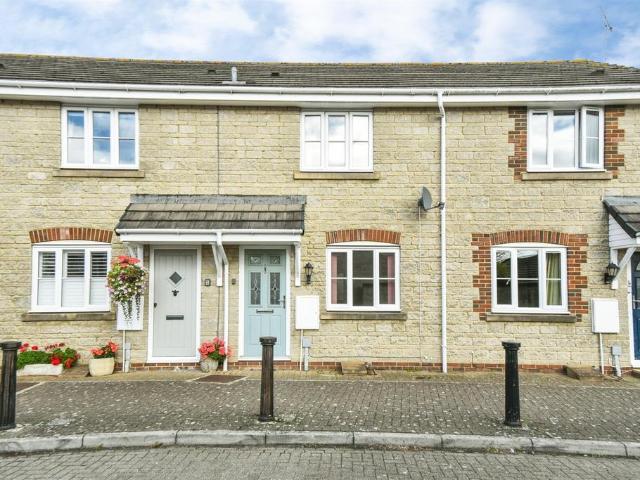 2 bedroom terraced house for sale