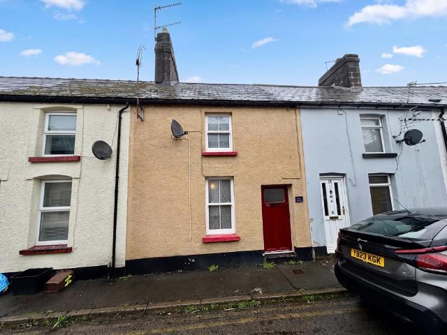 2 bedroom terraced house for sale