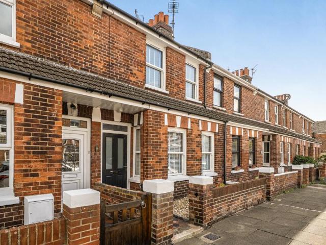 2 bedroom terraced house for sale