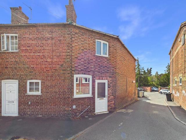 2 bedroom terraced house for sale