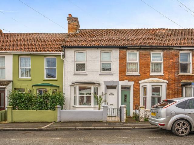 2 bedroom terraced house for sale