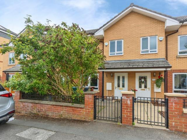 2 bedroom terraced house for sale