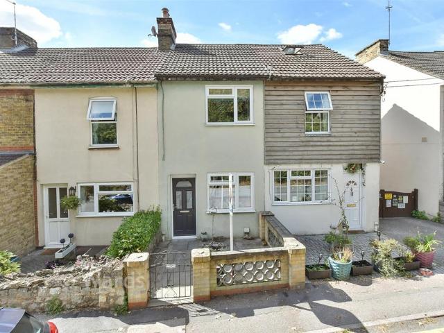 2 bedroom terraced house for sale