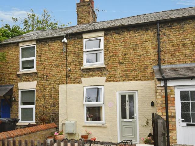 2 bedroom terraced house for sale