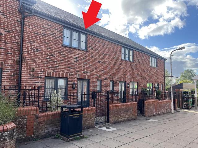 2 bedroom terraced house for sale