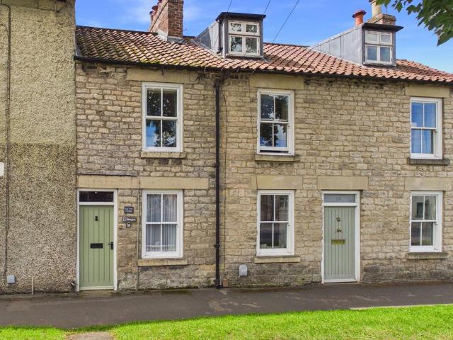 2 bedroom terraced house for sale