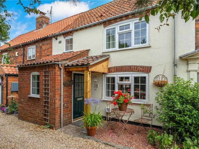 2 bedroom terraced house for sale