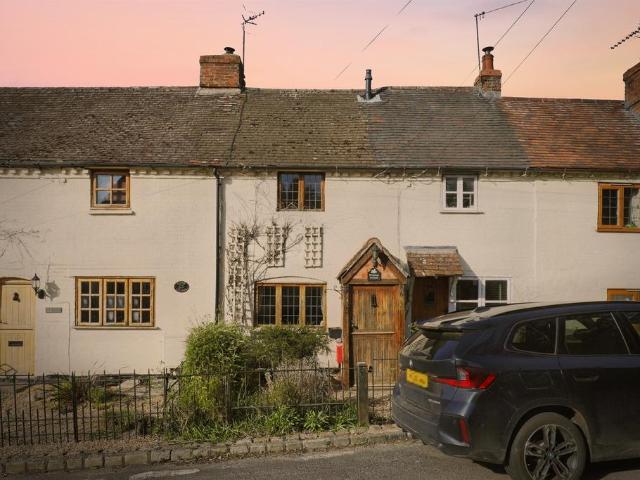 2 bedroom terraced house for sale