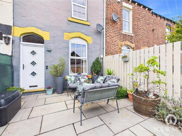 2 bedroom terraced house for sale