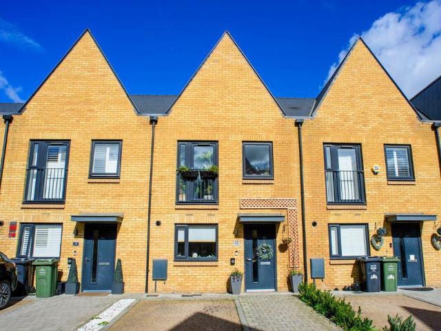 2 bedroom terraced house for sale