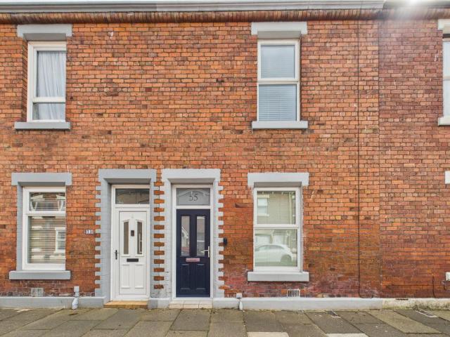 2 bedroom terraced house for sale