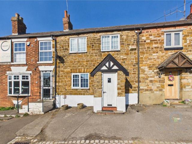 2 bedroom terraced house for sale