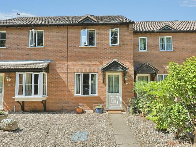 2 bedroom terraced house for sale