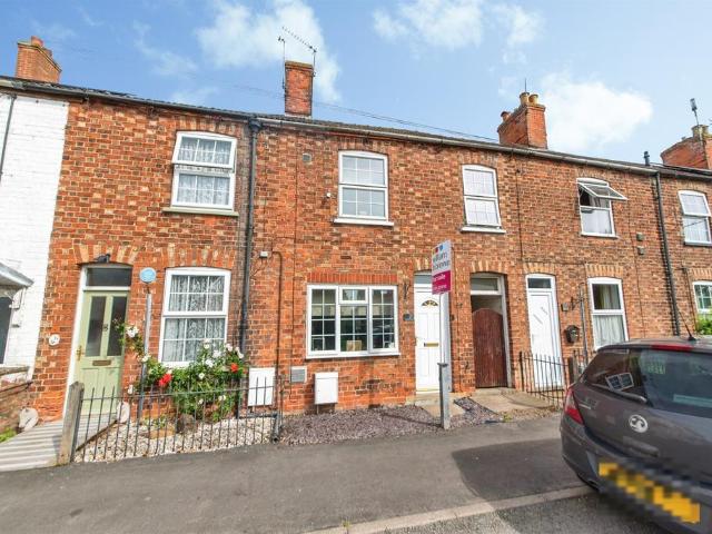 2 bedroom terraced house for sale