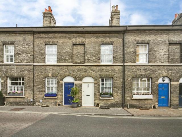 2 bedroom terraced house for sale