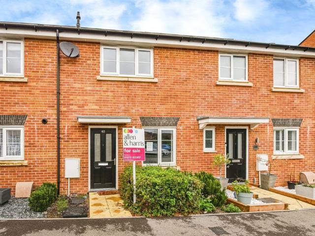 2 bedroom terraced house for sale
