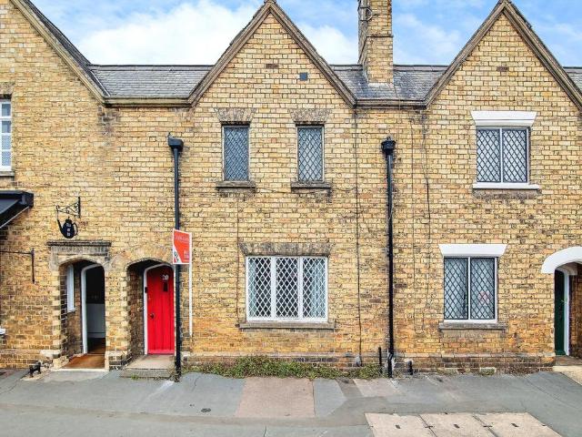 2 bedroom terraced house for sale