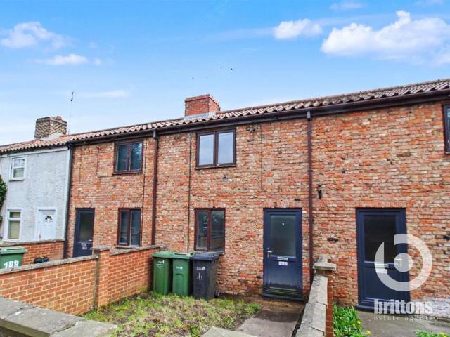 2 bedroom terraced house for sale