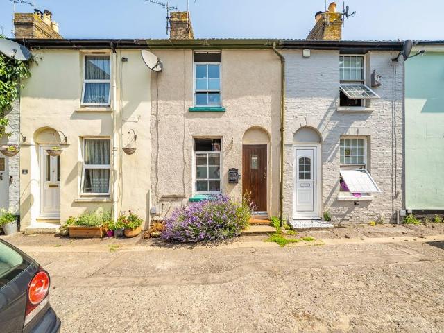 2 bedroom terraced house for sale