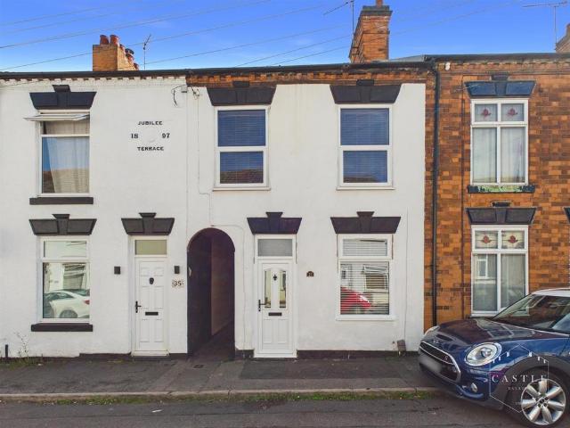 2 bedroom terraced house for sale