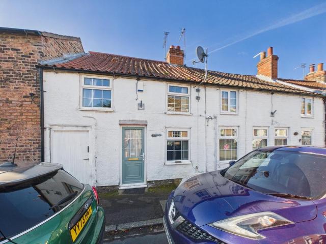 2 bedroom terraced house for sale