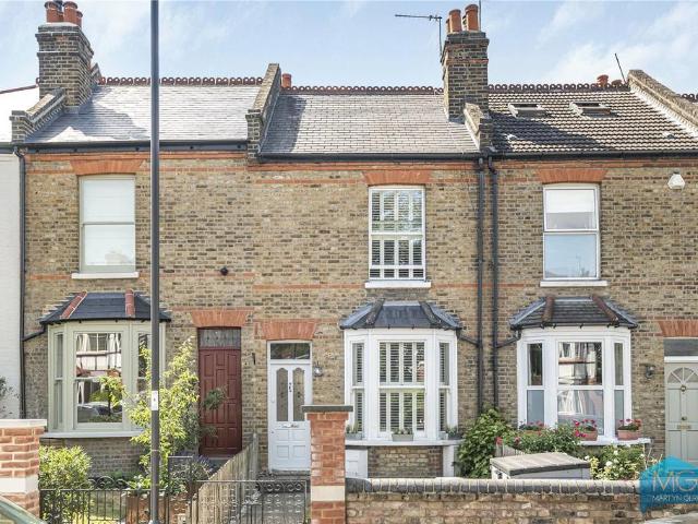 2 bedroom terraced house for sale