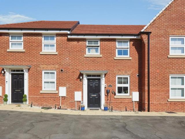 2 bedroom terraced house for sale