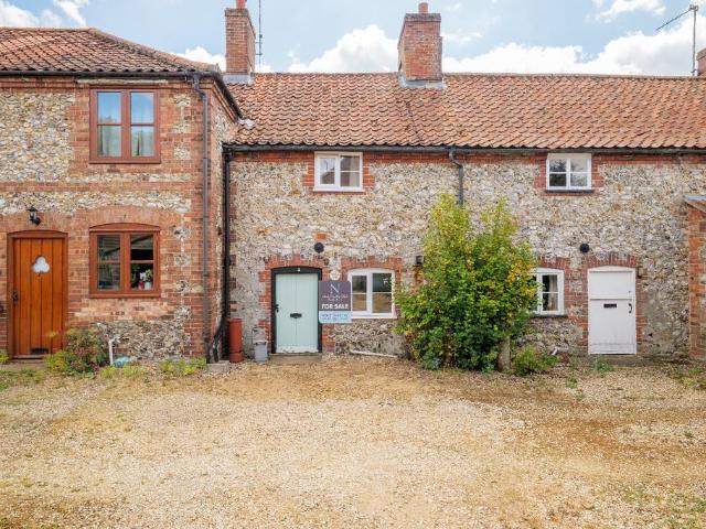 2 bedroom terraced house for sale