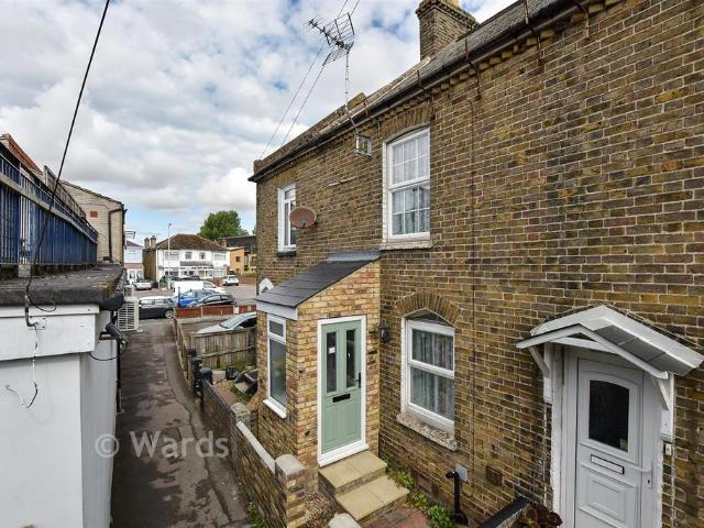 2 bedroom terraced house for sale
