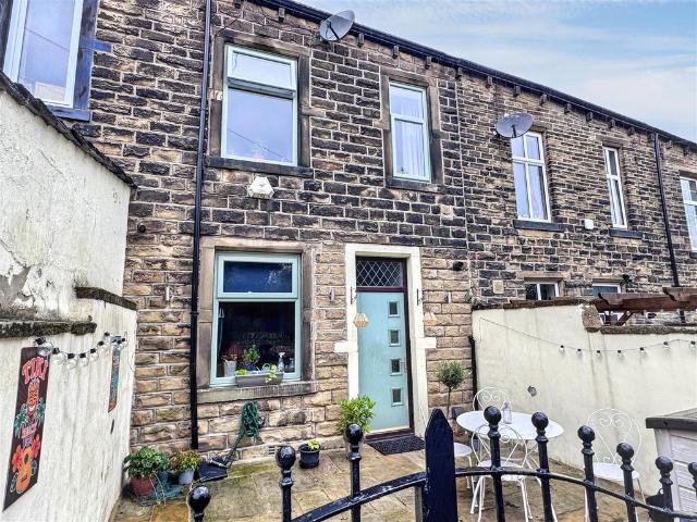 2 bedroom terraced house for sale