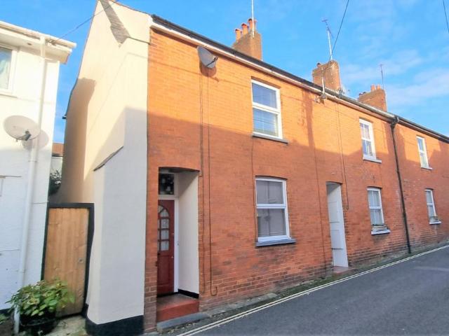 2 bedroom terraced house for sale