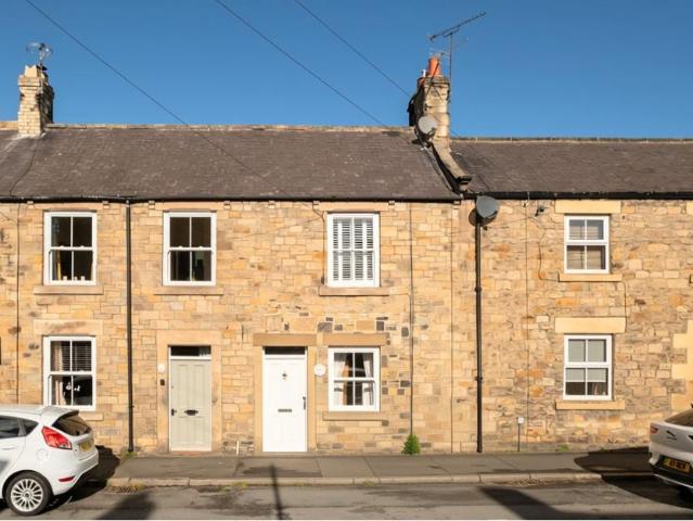 2 bedroom terraced house for sale