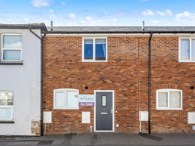 2 bedroom terraced house for sale